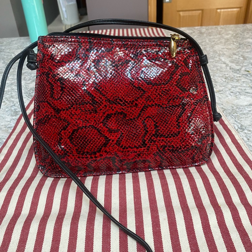 Red Dawki Cross body